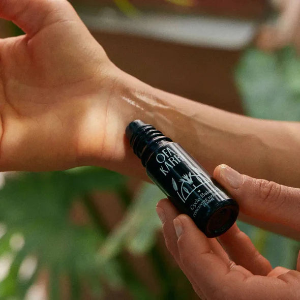 Cycle_balance_ofakarri_essentialoil_09dcd573-8ebd-4d78-b440-cd09b84b0a35.webp