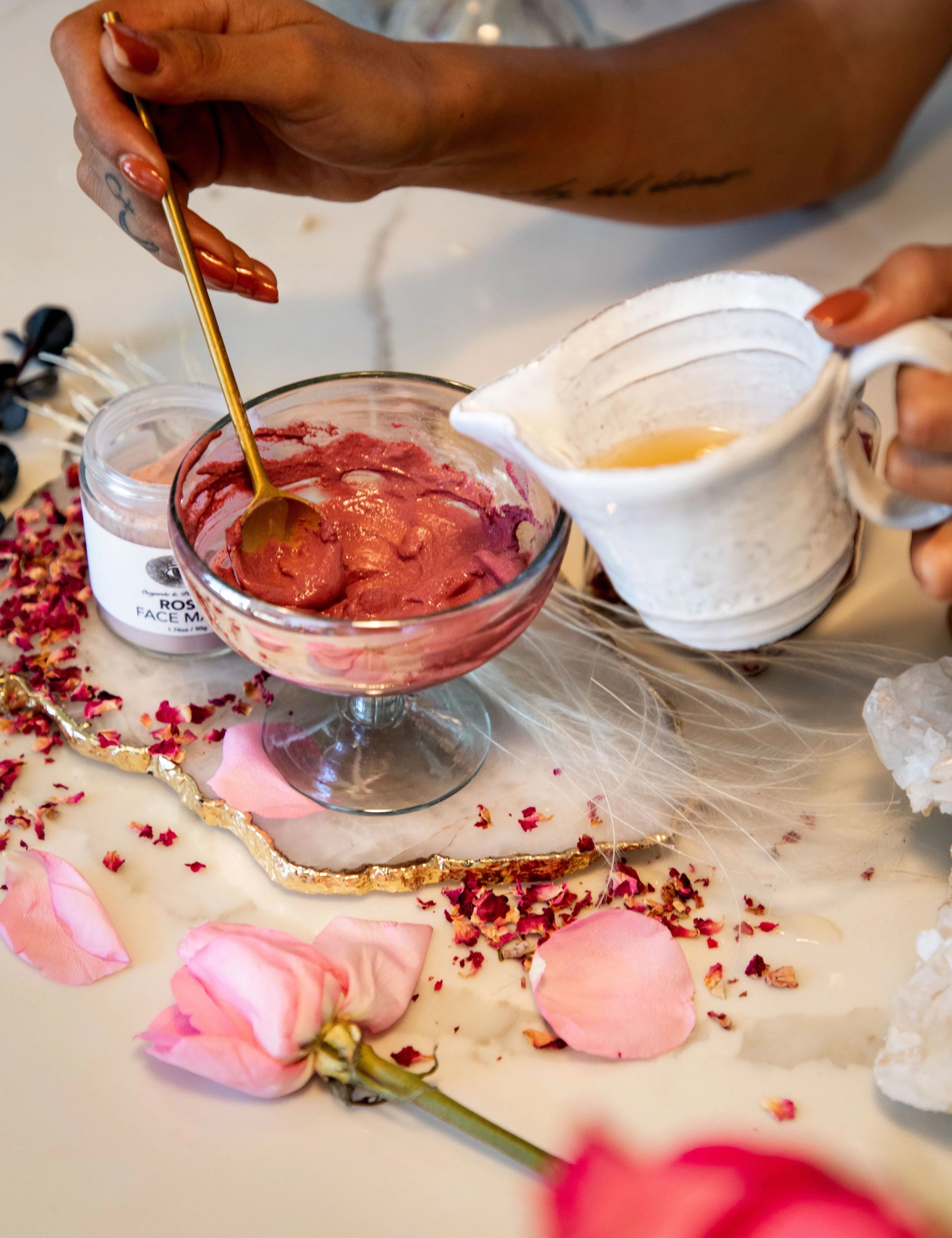 Rose-Face-Mask-Detoxify-Hydrate-anima-mundi-01_jpg.webp