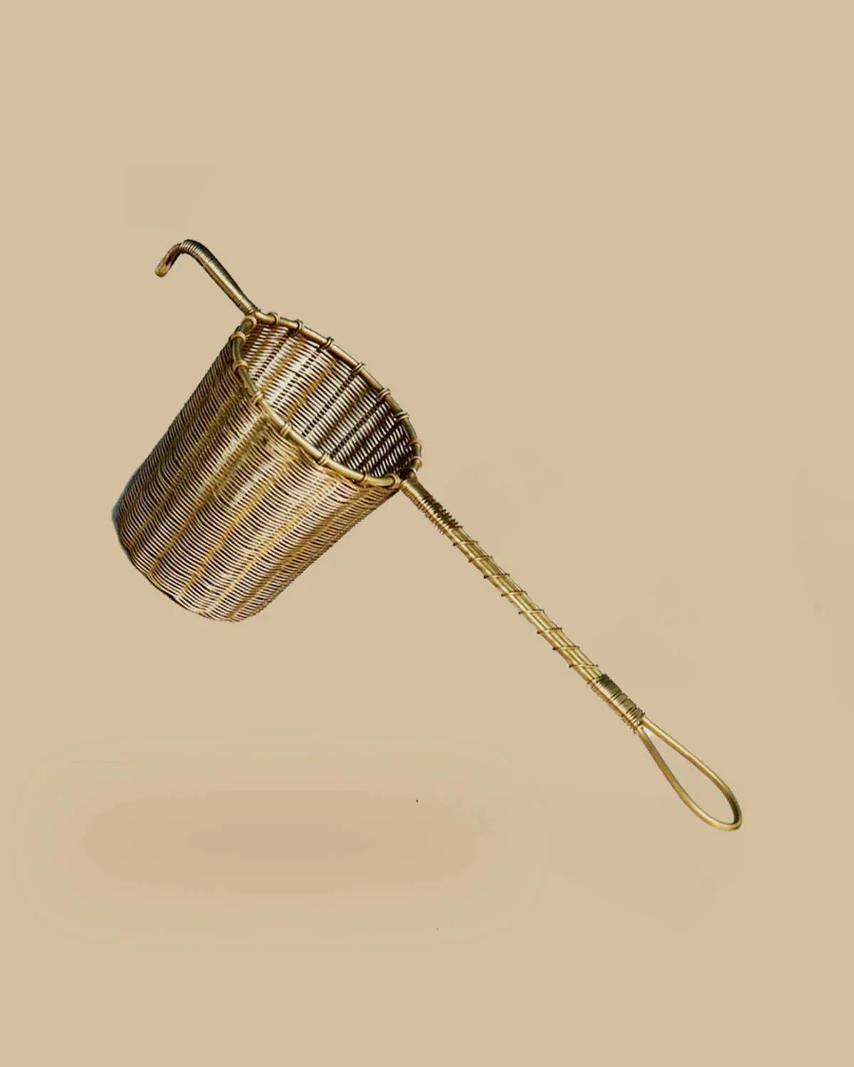 anima-mundi-large-tea-strainer-handle_jpg.webp