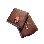 Snack de chocolate Chakra con higos salados y almendras