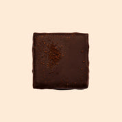 Snack de chocolate Chakra de mango y nueces de macadamia